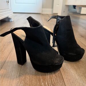 Speed Limit 98 Black Suede Platform Peep-Toe Block Heel Sandals